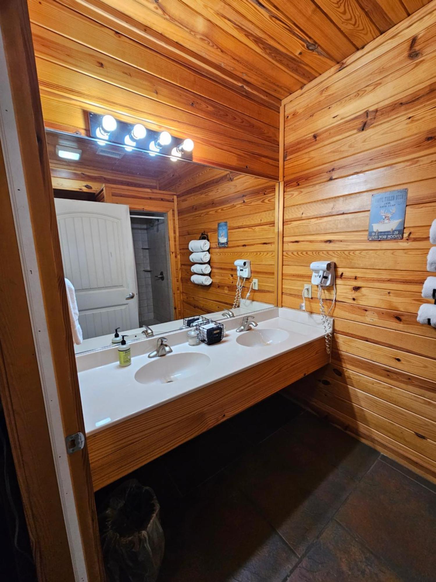 5 Min To Beaver Lake-King Bed-Fire Pit-Jetted Tub #1 Eureka Springs Bagian luar foto