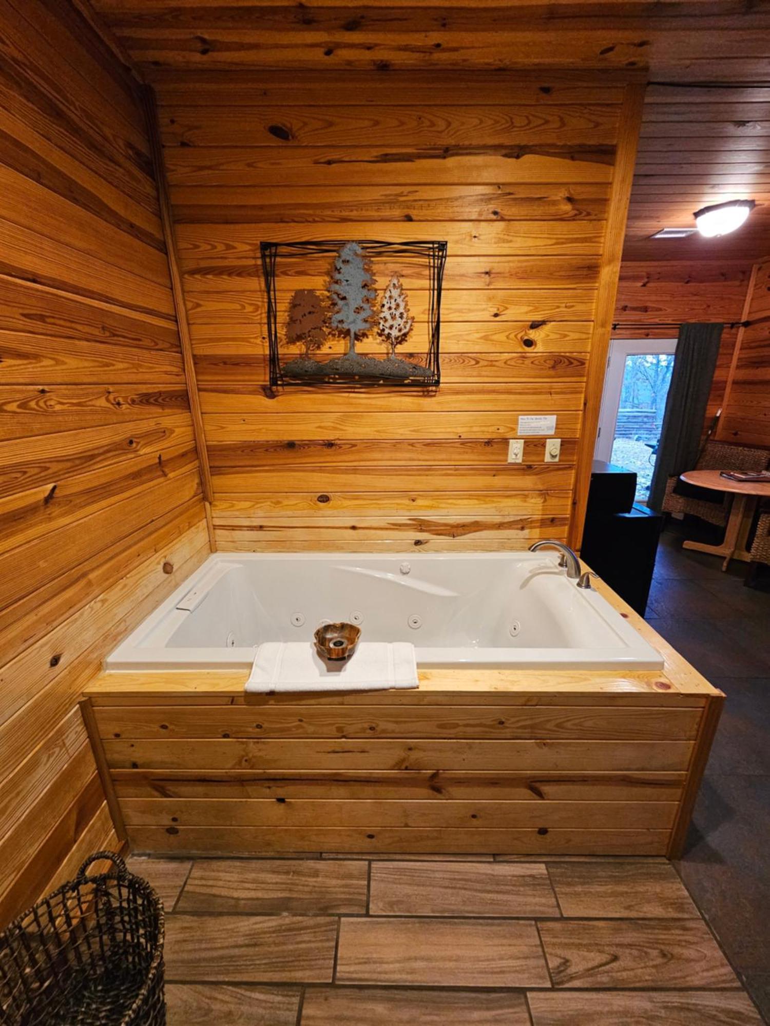 5 Min To Beaver Lake-King Bed-Fire Pit-Jetted Tub #1 Eureka Springs Bagian luar foto